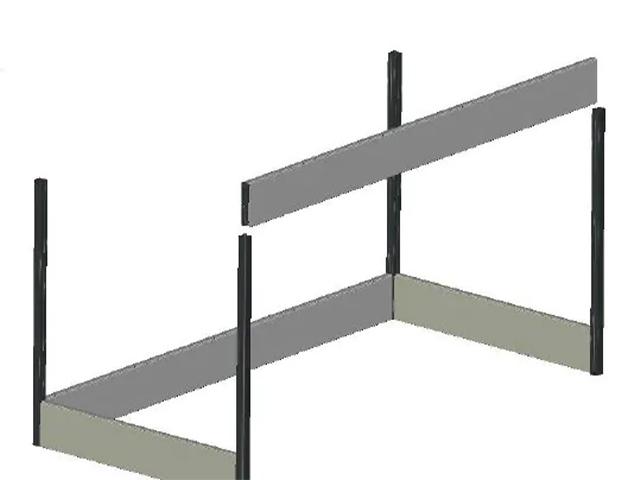Die Planken nacheinander in die Ecksteher einschieben Die Planken nacheinander in die Ecksteher einschieben